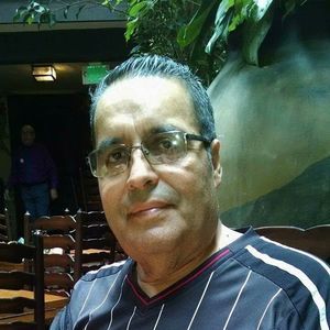 Meet your Posher, Carlos